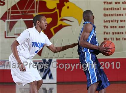 Thumbnail 3 in Lutheran vs. Compton (MaxPreps Holiday Classic) photogallery.