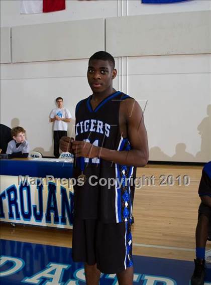 Thumbnail 3 in St. Mark's vs Trinity Christian (Trinity Valley School Shootout) photogallery.
