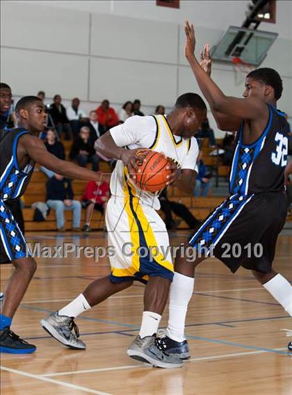 Thumbnail 3 in St. Mark's vs Trinity Christian (Trinity Valley School Shootout) photogallery.