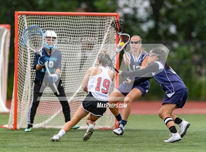 Thumbnail 2 in Peabody Veterans Memorial @ Reading Memorial (MIAA Division 1 North 1st Round) photogallery.