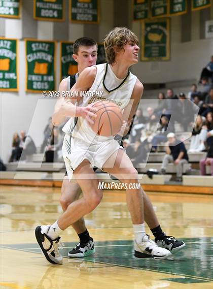 Thumbnail 1 in Mountainside vs. Jesuit photogallery.