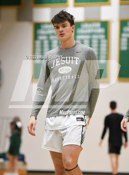 Thumbnail 3 in Mountainside vs. Jesuit photogallery.