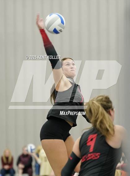 Thumbnail 2 in Romeo vs. Walled Lake Northern (Program Cup) photogallery.