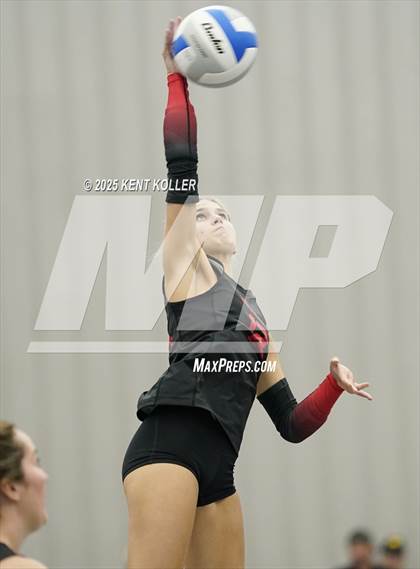 Thumbnail 3 in Romeo vs. Walled Lake Northern (Program Cup) photogallery.