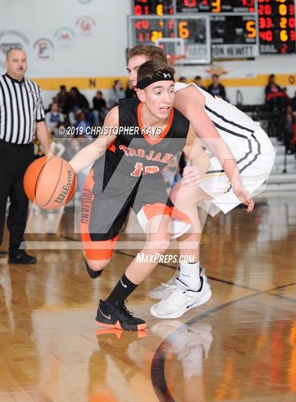 Thumbnail 2 in Crab Orchard @ Goreville (IHSA 1A Regional Semifinal) photogallery.