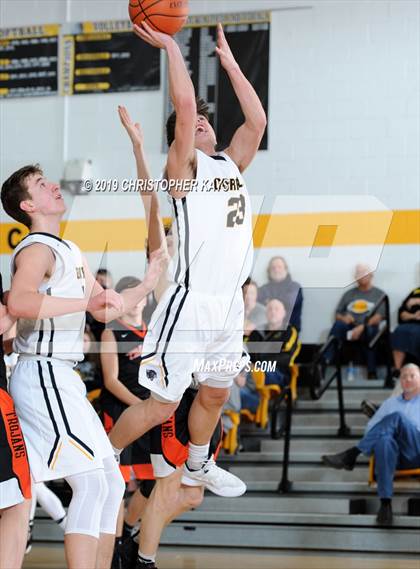 Thumbnail 2 in Crab Orchard @ Goreville (IHSA 1A Regional Semifinal) photogallery.