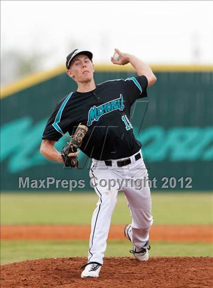 Thumbnail 1 in Pasadena Memorial vs Kinkaid (Pasadena Memorial Tournament) photogallery.