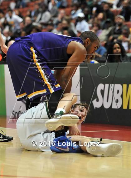 Thumbnail 1 in Lynwood vs. Santa Barbara (CIF SS 2A Final) photogallery.