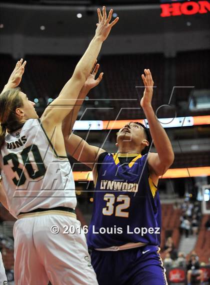Thumbnail 1 in Lynwood vs. Santa Barbara (CIF SS 2A Final) photogallery.
