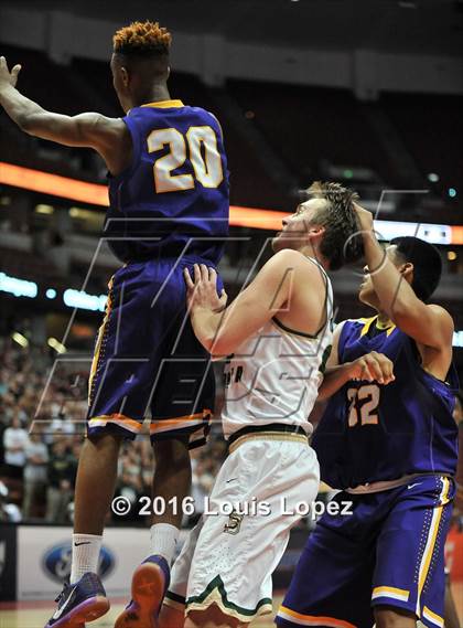 Thumbnail 1 in Lynwood vs. Santa Barbara (CIF SS 2A Final) photogallery.