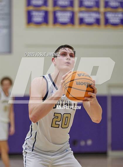 Thumbnail 2 in Foothill vs. Bellarmine College Prep (Torrey Pines Holiday Classic) photogallery.