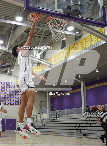 Thumbnail 3 in Foothill vs. Bellarmine College Prep (Torrey Pines Holiday Classic) photogallery.