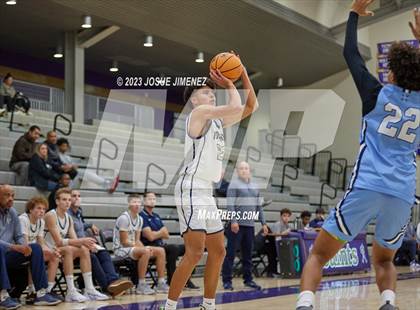 Thumbnail 1 in Foothill vs. Bellarmine College Prep (Torrey Pines Holiday Classic) photogallery.