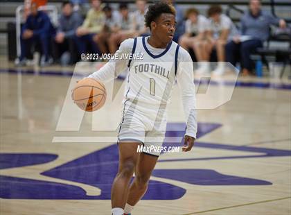 Thumbnail 3 in Foothill vs. Bellarmine College Prep (Torrey Pines Holiday Classic) photogallery.