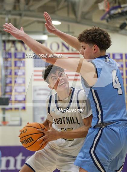 Thumbnail 2 in Foothill vs. Bellarmine College Prep (Torrey Pines Holiday Classic) photogallery.