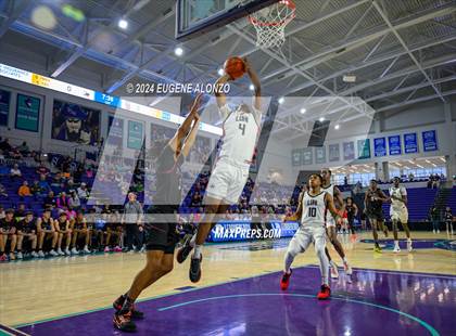 Thumbnail 3 in Long Island Lutheran vs. Don Bosco Prep (City of Palms Classic) photogallery.