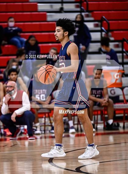 Thumbnail 3 in Gainesville vs. Liberty photogallery.