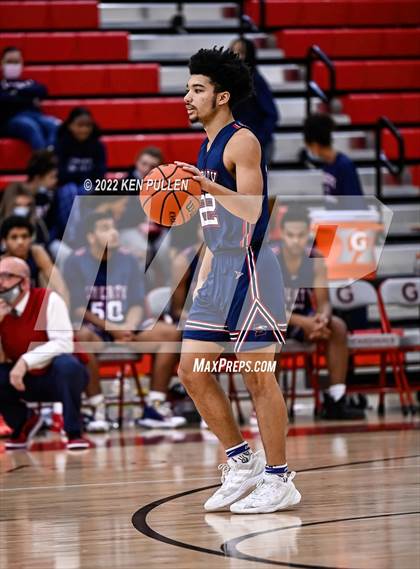 Thumbnail 2 in Gainesville vs. Liberty photogallery.
