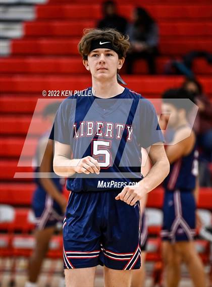 Thumbnail 3 in Gainesville vs. Liberty photogallery.