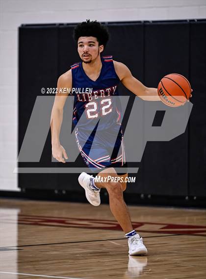 Thumbnail 3 in Gainesville vs. Liberty photogallery.