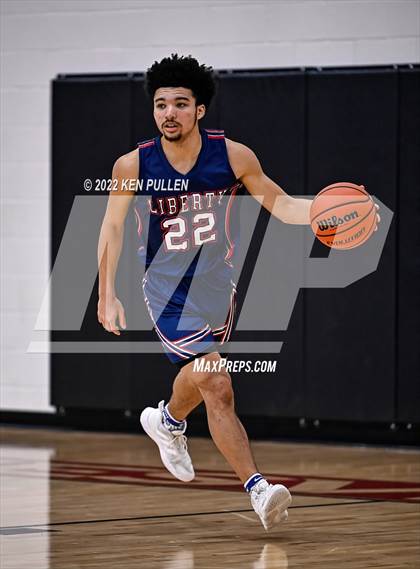 Thumbnail 2 in Gainesville vs. Liberty photogallery.