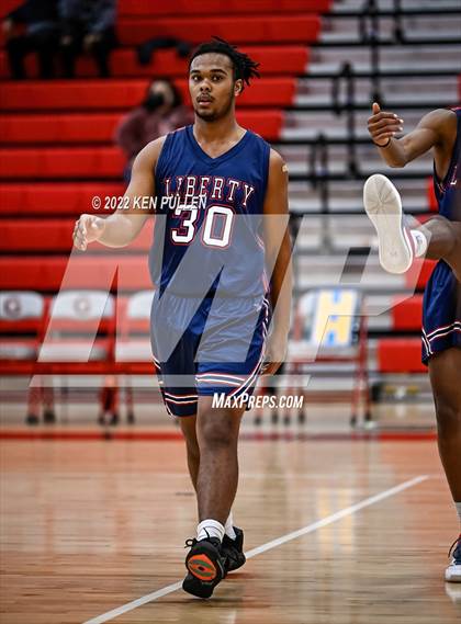 Thumbnail 2 in Gainesville vs. Liberty photogallery.