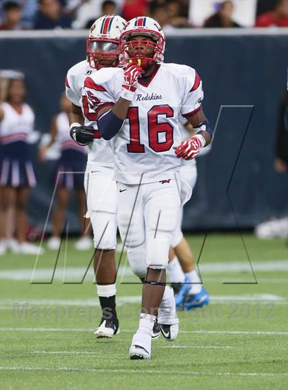 Thumbnail 1 in Lamar vs. Fort Bend Travis (UIL 5A Division 1 Regional Playoff) photogallery.