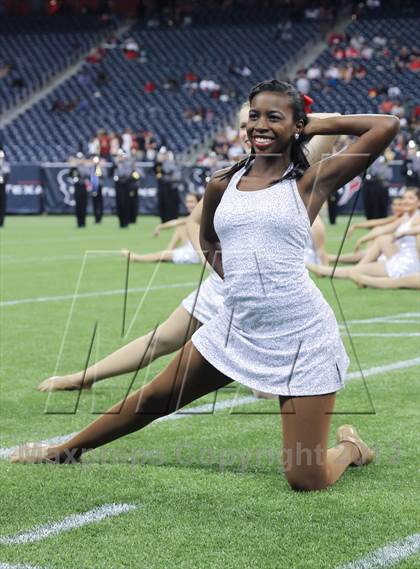 Thumbnail 2 in Lamar vs. Fort Bend Travis (UIL 5A Division 1 Regional Playoff) photogallery.