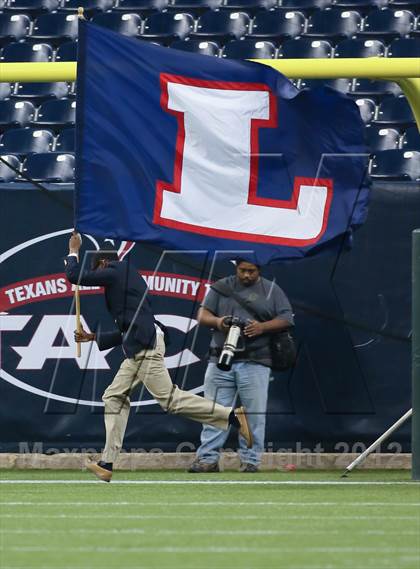 Thumbnail 2 in Lamar vs. Fort Bend Travis (UIL 5A Division 1 Regional Playoff) photogallery.