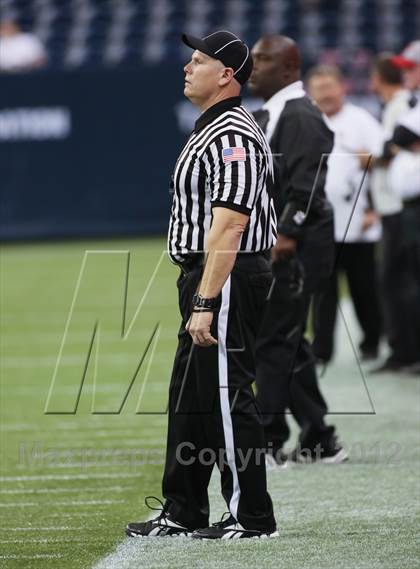 Thumbnail 2 in Lamar vs. Fort Bend Travis (UIL 5A Division 1 Regional Playoff) photogallery.