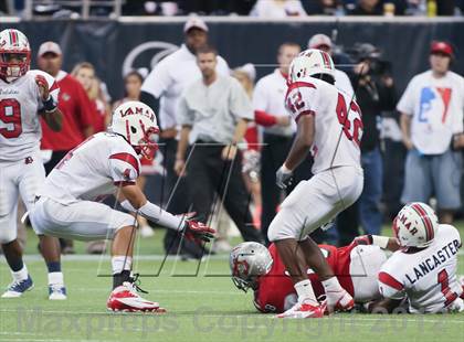 Thumbnail 2 in Lamar vs. Fort Bend Travis (UIL 5A Division 1 Regional Playoff) photogallery.