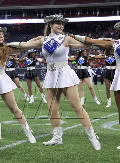 Thumbnail 3 in Lamar vs. Fort Bend Travis (UIL 5A Division 1 Regional Playoff) photogallery.