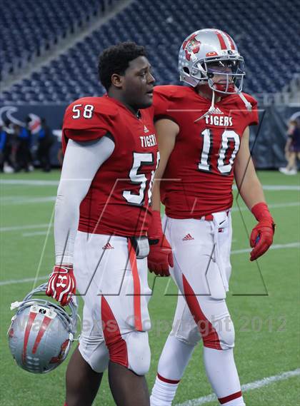 Thumbnail 1 in Lamar vs. Fort Bend Travis (UIL 5A Division 1 Regional Playoff) photogallery.