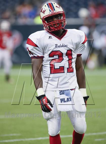 Thumbnail 2 in Lamar vs. Fort Bend Travis (UIL 5A Division 1 Regional Playoff) photogallery.