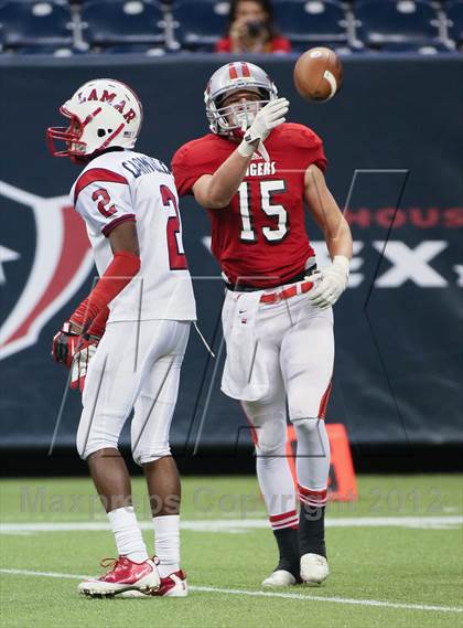 Thumbnail 1 in Lamar vs. Fort Bend Travis (UIL 5A Division 1 Regional Playoff) photogallery.