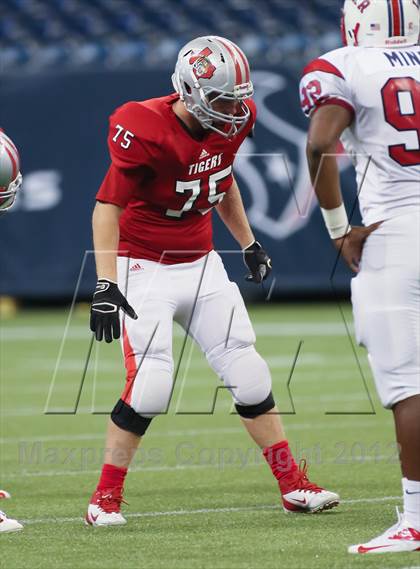 Thumbnail 2 in Lamar vs. Fort Bend Travis (UIL 5A Division 1 Regional Playoff) photogallery.