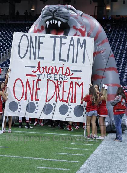 Thumbnail 3 in Lamar vs. Fort Bend Travis (UIL 5A Division 1 Regional Playoff) photogallery.
