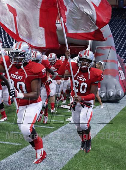 Thumbnail 3 in Lamar vs. Fort Bend Travis (UIL 5A Division 1 Regional Playoff) photogallery.