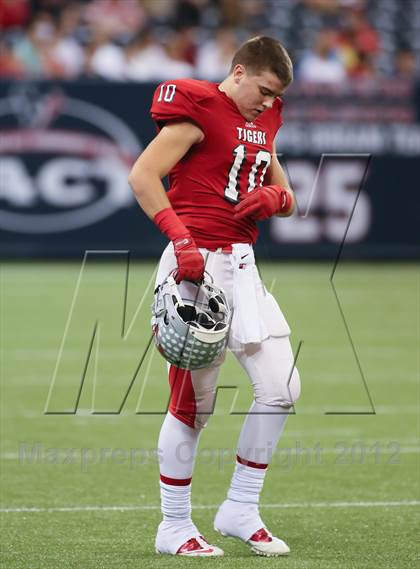 Thumbnail 1 in Lamar vs. Fort Bend Travis (UIL 5A Division 1 Regional Playoff) photogallery.