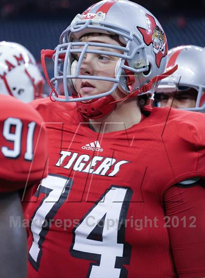 Thumbnail 1 in Lamar vs. Fort Bend Travis (UIL 5A Division 1 Regional Playoff) photogallery.