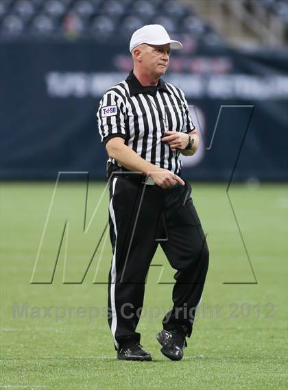Thumbnail 1 in Lamar vs. Fort Bend Travis (UIL 5A Division 1 Regional Playoff) photogallery.
