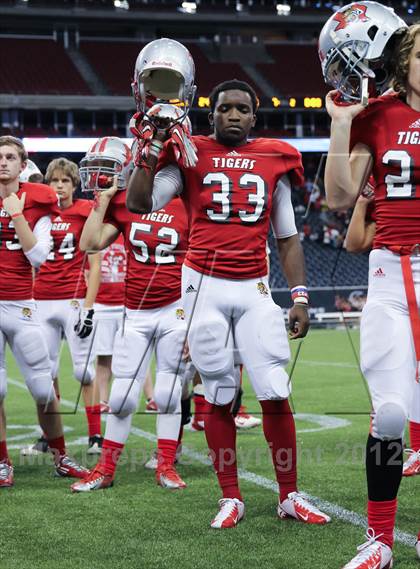 Thumbnail 1 in Lamar vs. Fort Bend Travis (UIL 5A Division 1 Regional Playoff) photogallery.