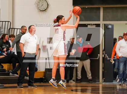 Thumbnail 3 in Cascade vs. Danville (IHSAA 3A Sectional Championship) photogallery.