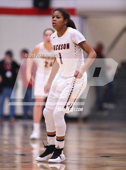 Thumbnail 3 in Hoover vs. Jackson (OHSAA Division I District Semifinal) photogallery.