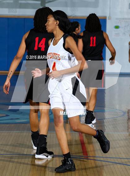 Thumbnail 1 in Taft vs. Harvard Westlake photogallery.