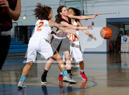 Thumbnail 3 in Taft vs. Harvard Westlake photogallery.
