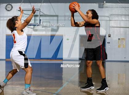 Thumbnail 1 in Taft vs. Harvard Westlake photogallery.