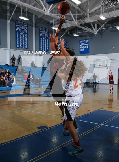 Thumbnail 3 in Taft vs. Harvard Westlake photogallery.