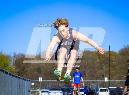 Thumbnail 2 in Marysville Invitational (Walt Braun Stadium) photogallery.