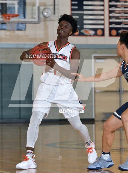Thumbnail 3 in Vista del Lago vs. Cosumnes Oaks (Running with the Pack) photogallery.